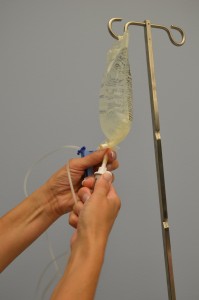 Spiking new IV solution