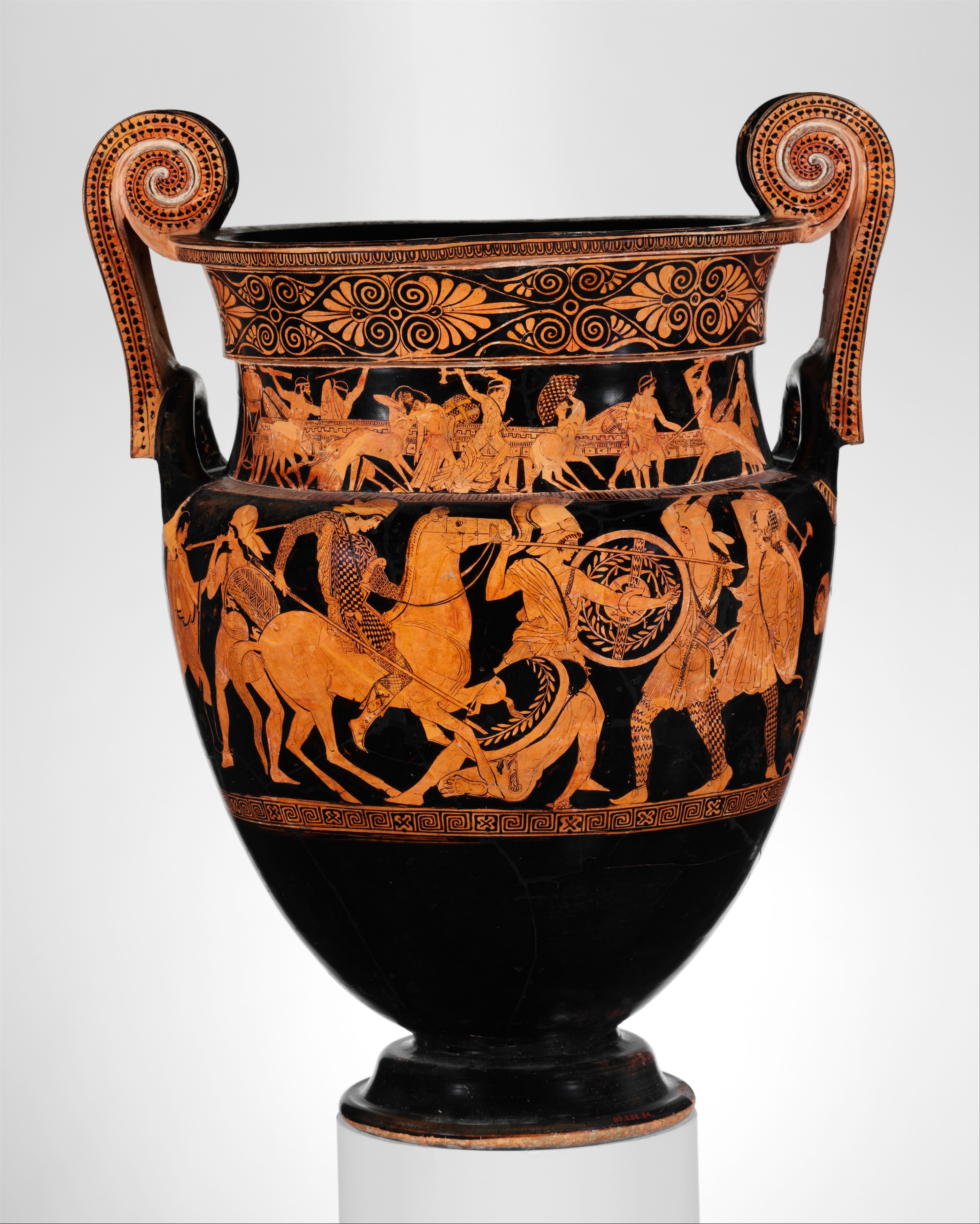 Greeks and Amazons fights. One of the Amazons rides a horse. The Amazons are distinguished with tiger-stripe patterns on their limbs, while the Greeks have helms and shields.