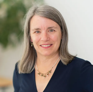 Alison Phinney headshot