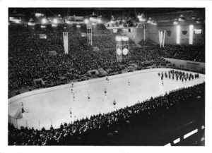 A full house at Maple Leaf Gardens, 1932. Note the 1930s-vintage "jumbotron."