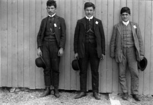 Immigrants from Arab countries faced a cool welcome in Canada. Tagged by the Immigration officers, three hopeful candidates at Québec, 1908. (John Woodruff / Library and Archives Canada / PA-020917) http://collectionscanada.gc.ca/pam_archives/index.php?fuseaction=genitem.displayItem&rec_nbr=3630050&lang=eng