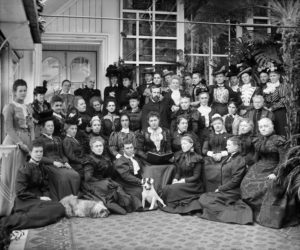 The NCWC gathers in 18989 at Rideau Hall in the company of one of its champions, Lady Aberdeen (centre) and her husband, the Governor-General.