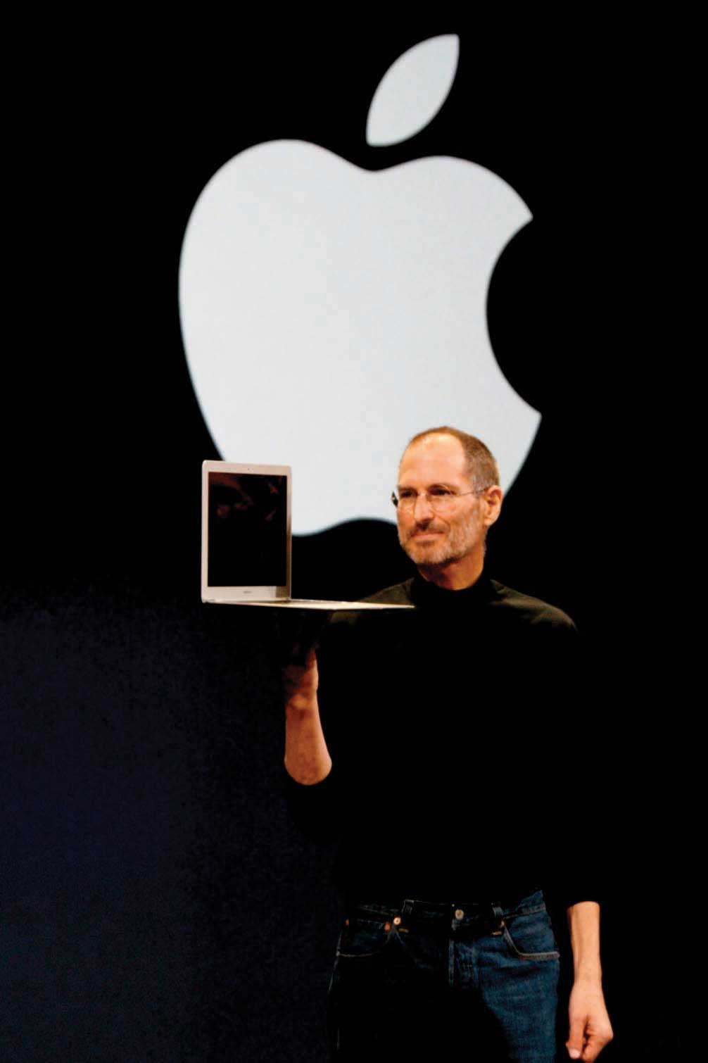Steve Jobs presenting the Macbook Air