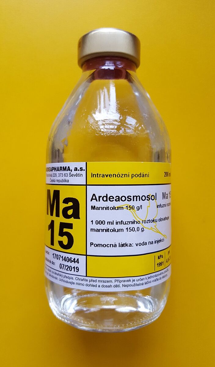 800px-Mannitol 15% yellow background 2.
