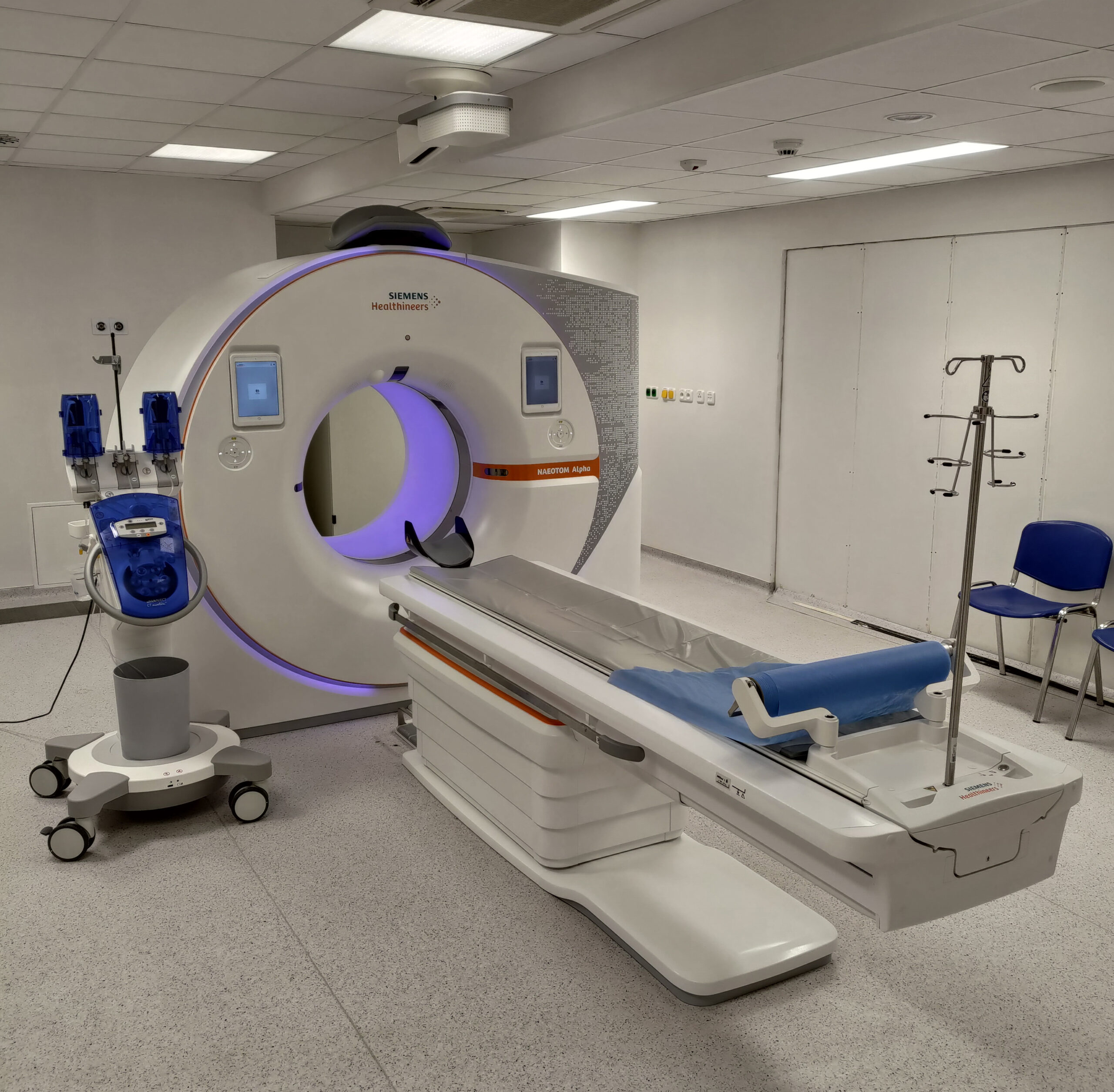 An image of a CT scanner