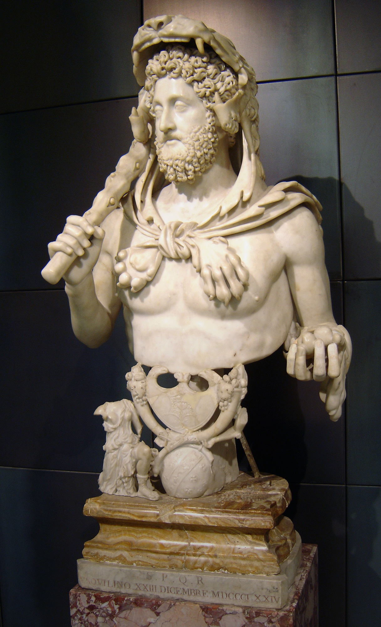 Commodus has a tête-à-tête with a striking bust in Gladiator - Film and  Furniture